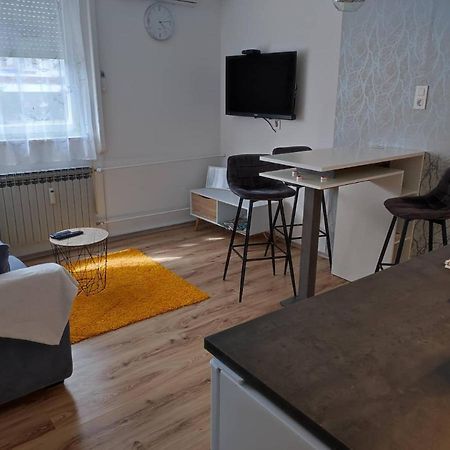 Apartman Emy Karlovac Eksteriør billede