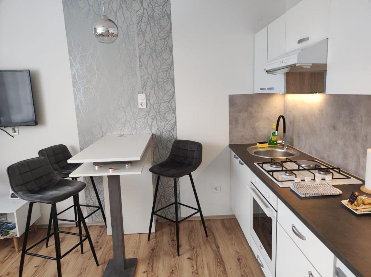 Apartman Emy Karlovac Eksteriør billede