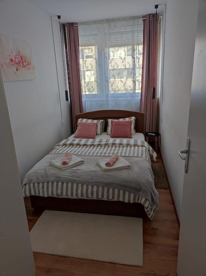 Apartman Emy Karlovac Eksteriør billede