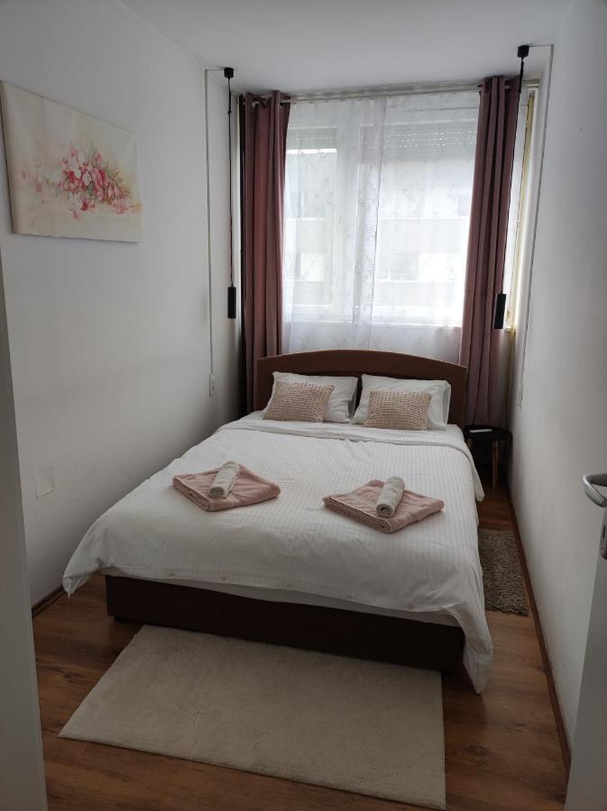 Apartman Emy Karlovac Eksteriør billede